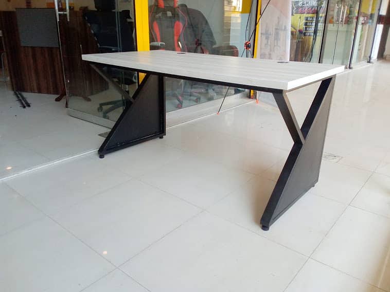 Office Table/Staff Table/Office Table/Executive Table/Workstations 12