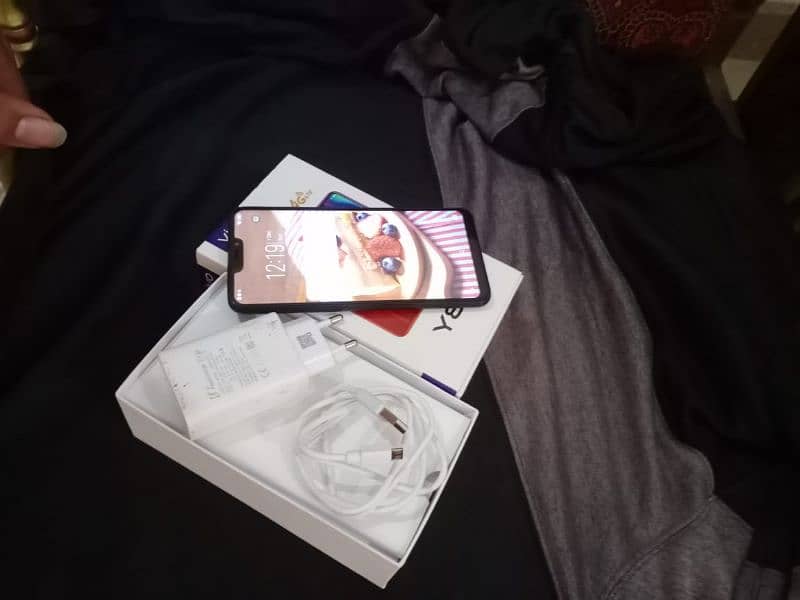 vivo y83 6gb 128gb with box charger final 1