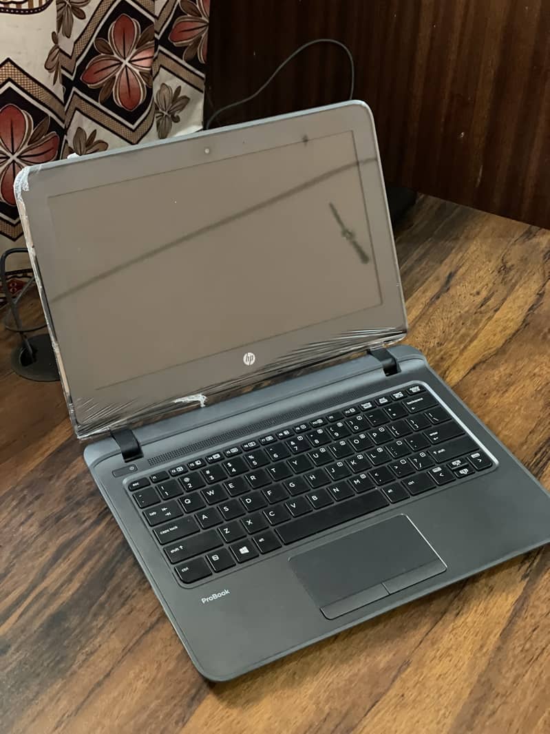 HP ProBook 11 G2 i3 6Th Generation 4/128 SSD 1