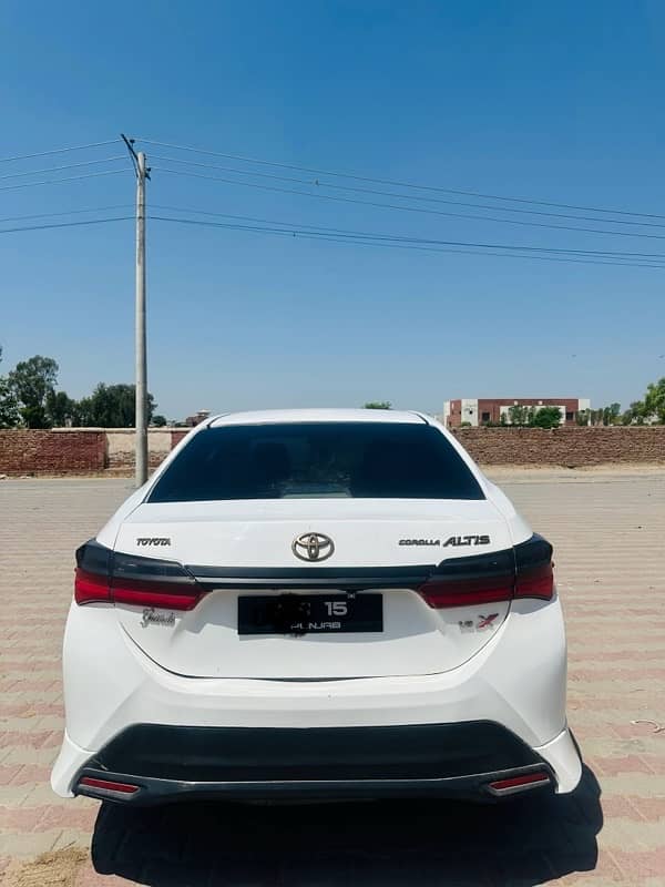 Toyota Corolla GLI 2015 Facelift into Grande X 2