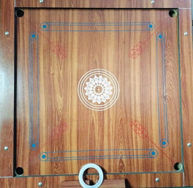 10/10 Condition disk carrom board 41.5/41.5 inches recently purchased. 1