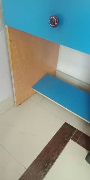 used study table/furniture/peti/households 3