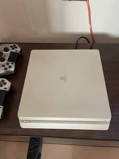 White PS4 Slim 1TB Jailbroken – Preloaded with Premium Games – Used