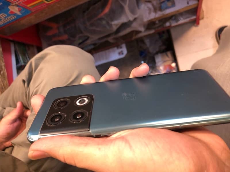 one plus 10pro condition 10by 10 dual sim pta approved 7