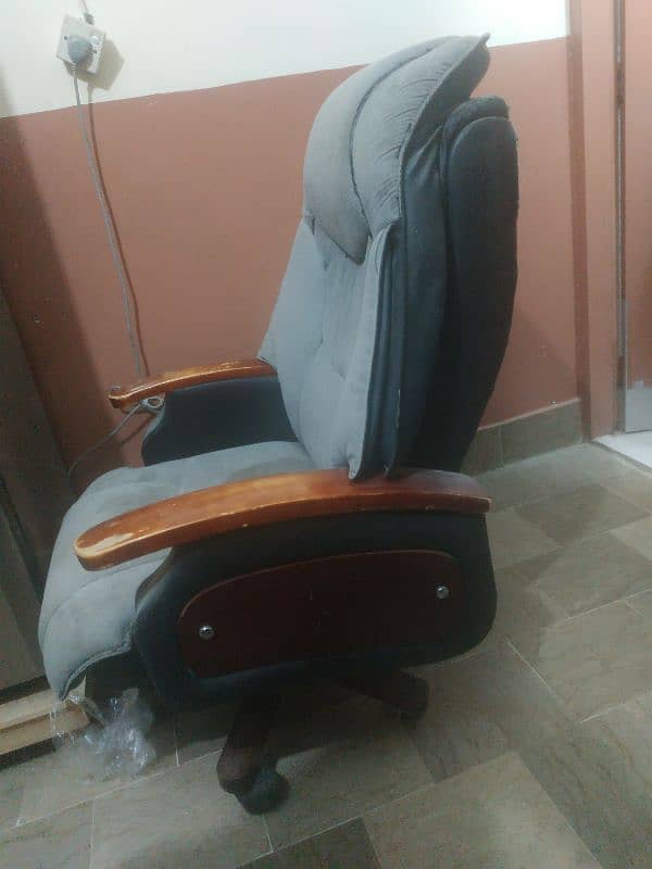 Boss Chair with Recliner for Sale 1