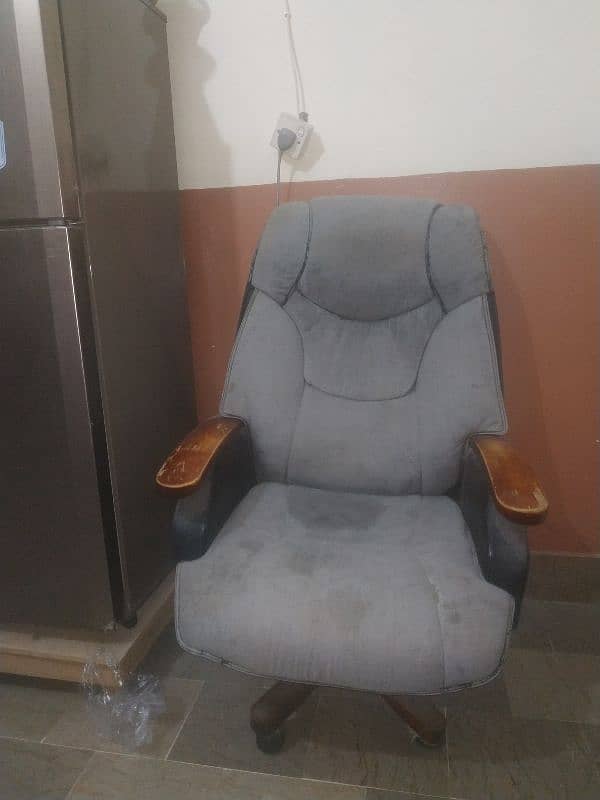 Boss Chair with Recliner for Sale 5