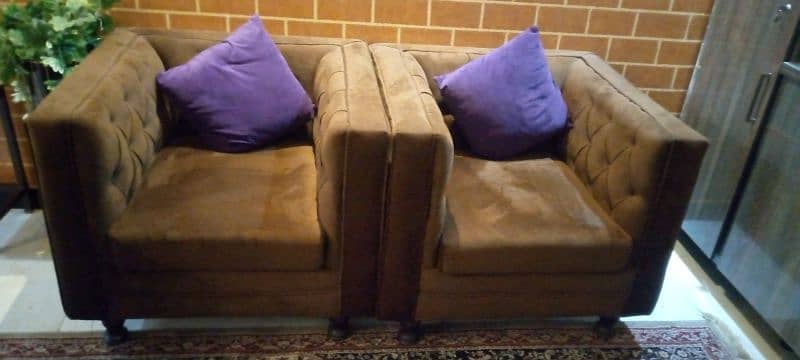 I wanna sale my slightly used sofa set in a very reasonable price. 0