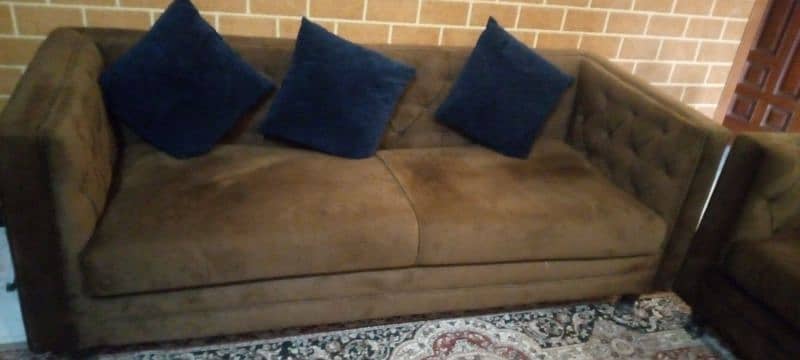 I wanna sale my slightly used sofa set in a very reasonable price. 1