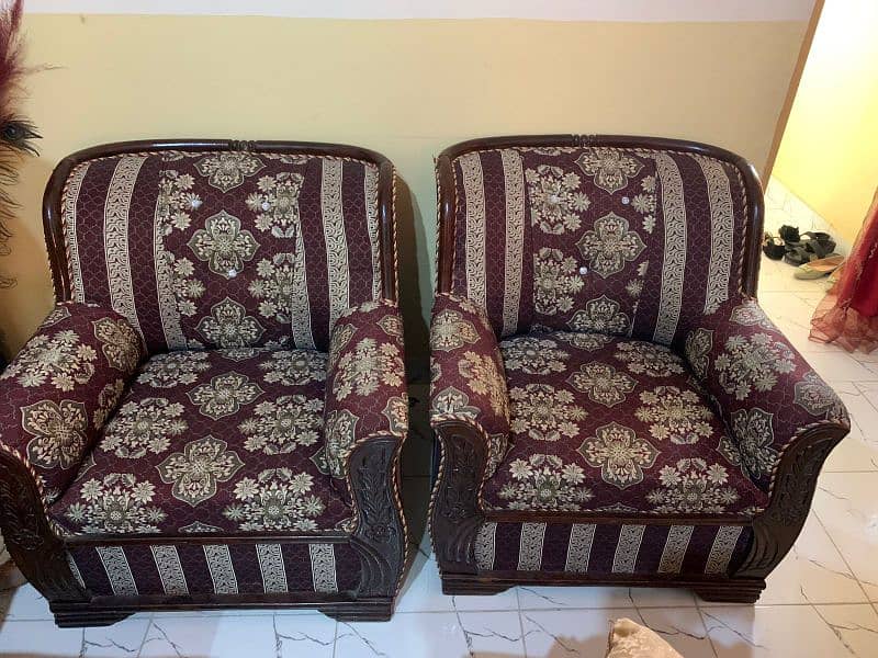 Sofa Set Slightly Used 5 sitters 0