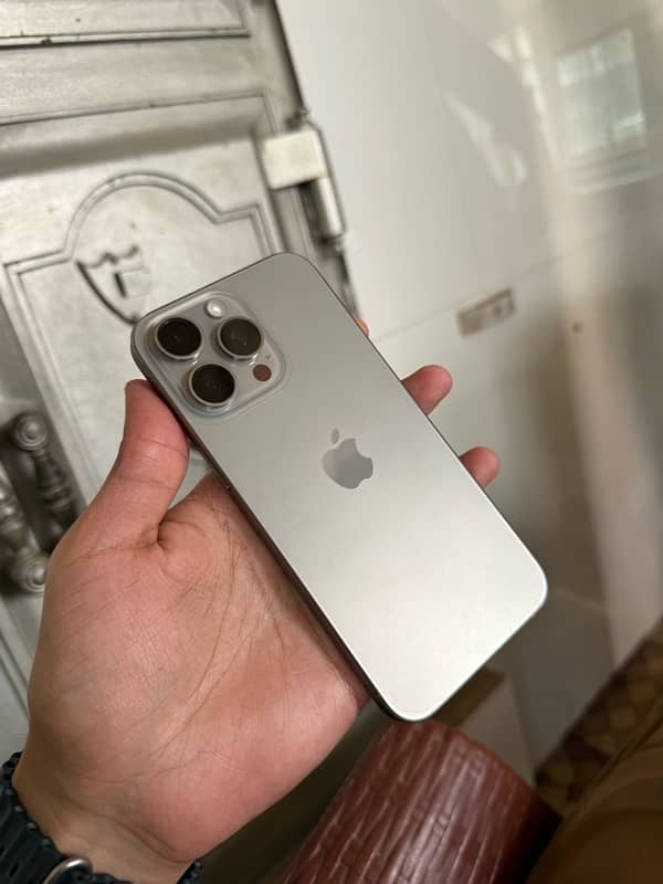 iPhone 15 pro max HK 256 Natural Titanium 2