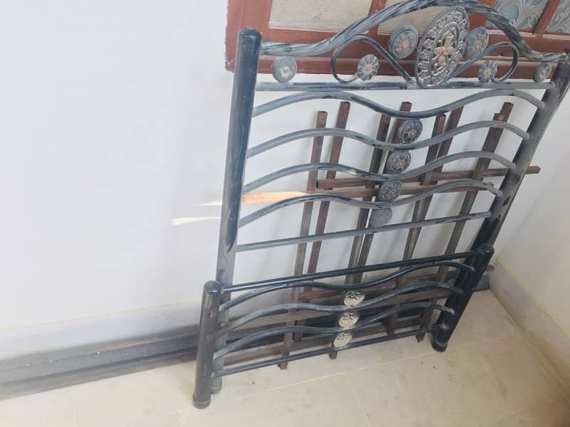 iron single bed 2