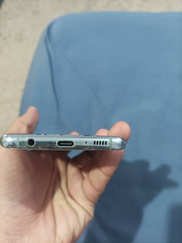 Samsung S10 non pta with small dot 3