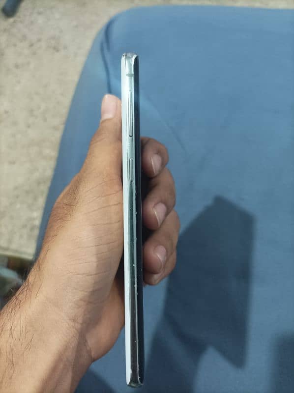 Samsung S10 non pta with small dot 4