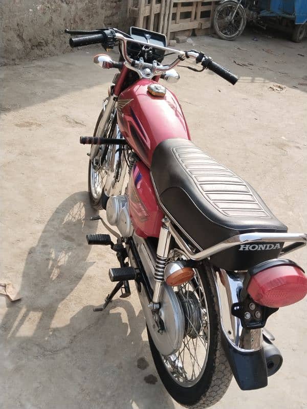 Honda CG125 7