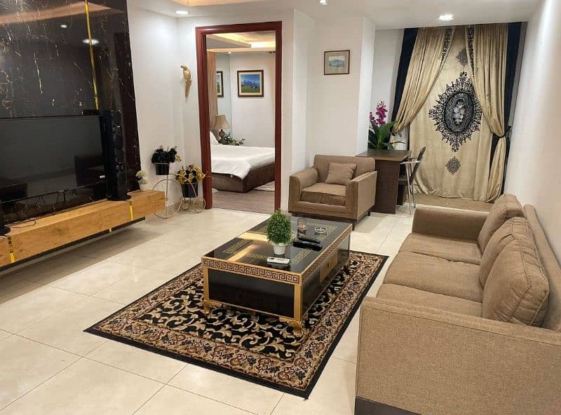 luxury Appartment in Gold Crest Mall on per day rent 7