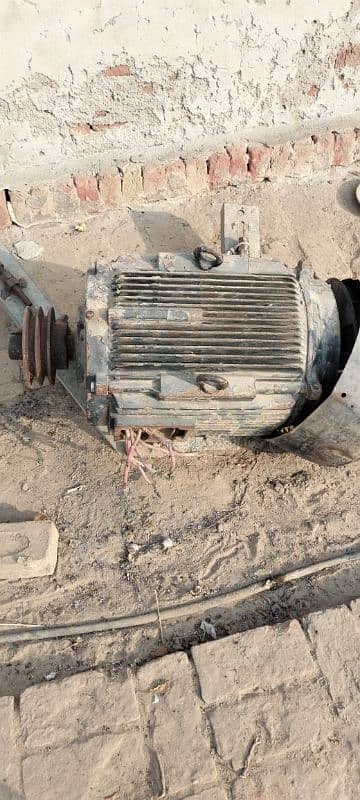 40 Hp motor for sale urgent 1