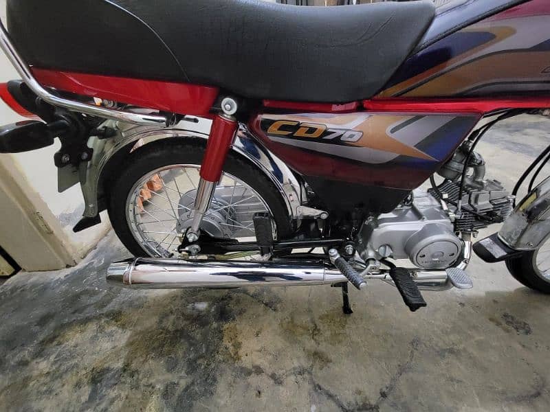 CD70 Honda Moter Bike 3