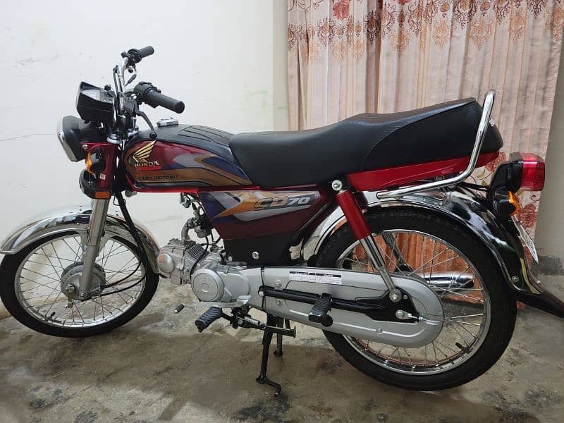 CD70 Honda Moter Bike 4