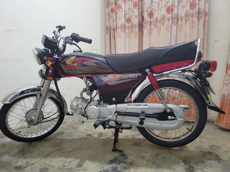 CD70 Honda Moter Bike 8