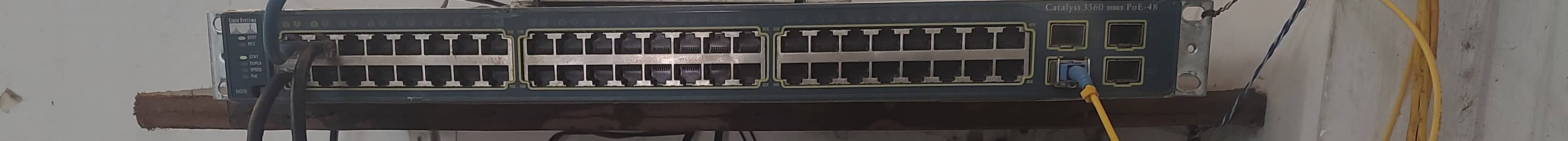 Cisco Catalyst 3560 poE 48 port 0