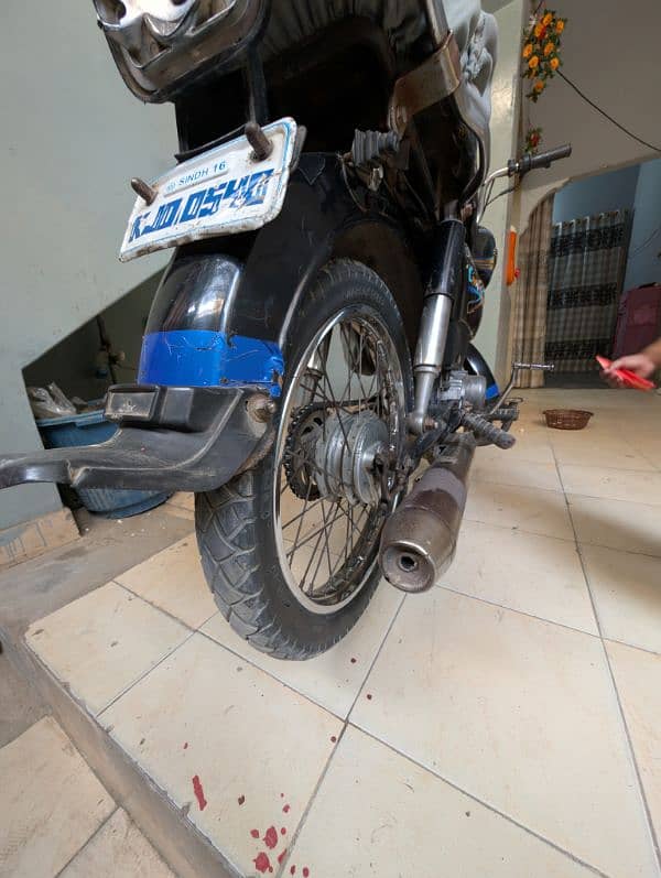 Yamaha dhoom 70cc original. 6