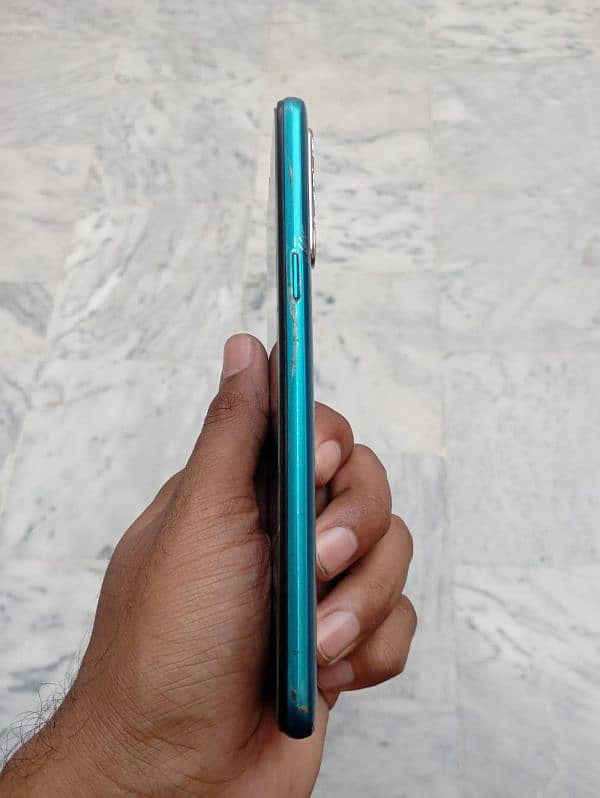 realme 5i 4