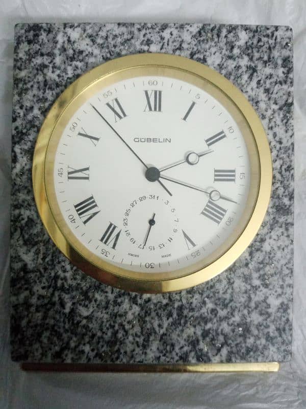 Table clock 0