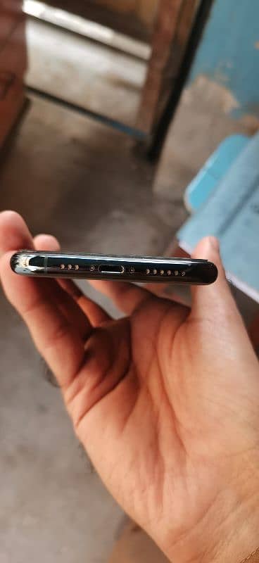 iPhone 11 pro factory Unlock NON PTA 6