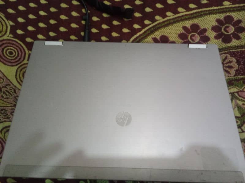 HP EliteBook 8440 , Core i5 Gen 2, Ram 4 GB, SSD M2 128GB 5