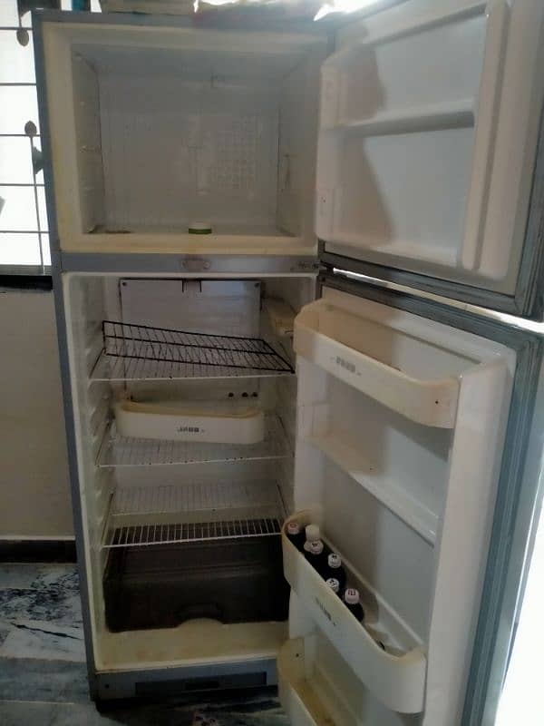 Fridge for sale in best condition 1