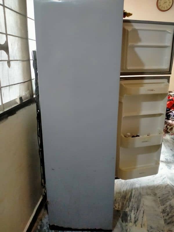 Fridge for sale in best condition 2