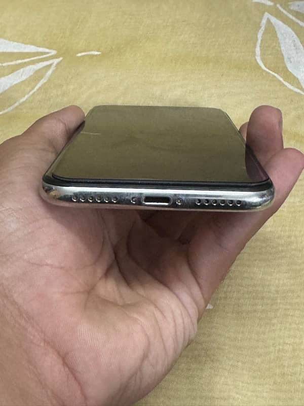 IPhone X  (with box) 6