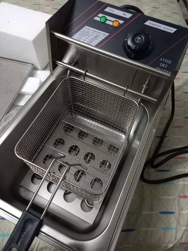 Electric Deep Fryer 4