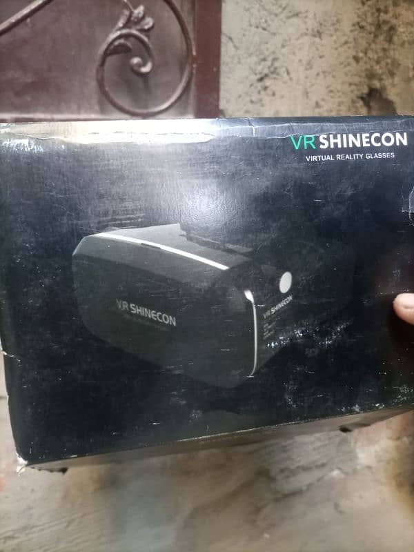 VR Shinecon box for sale Rs 4000. 3