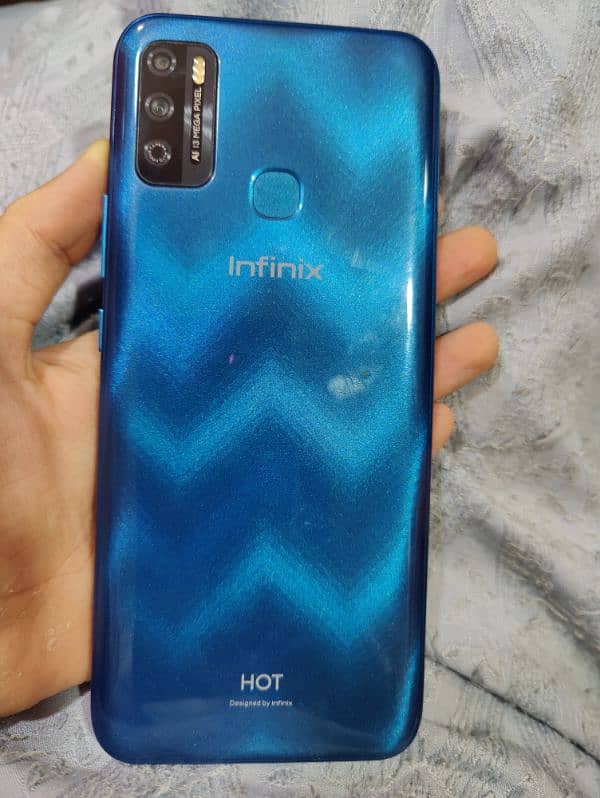 Infinix Hot 9 play 10/9 1