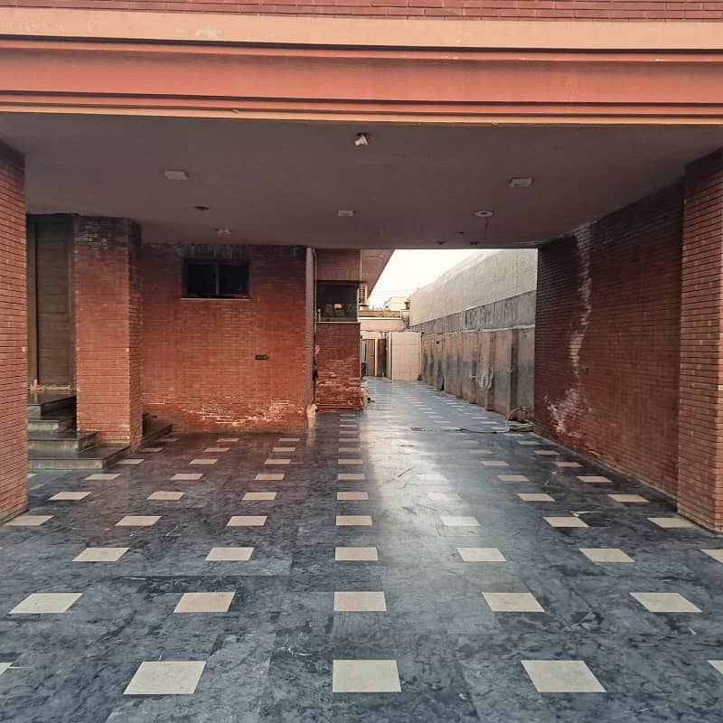 2 Kanal Banglow For Sale In Valencia Town Lahore 34