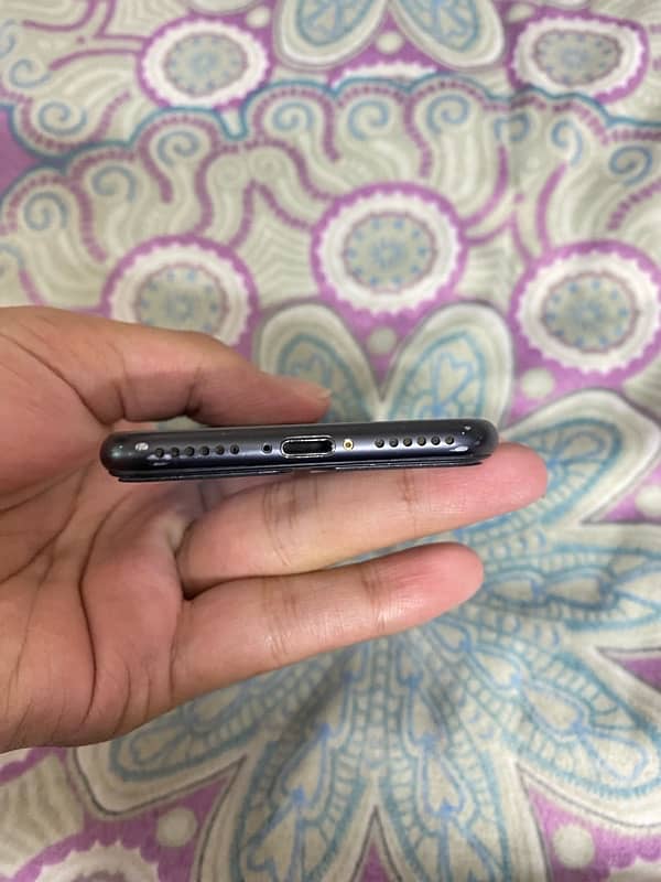 Iphone 7 (32GB PTA APPROVED ) 5