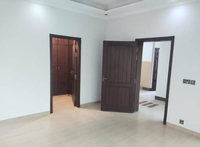 01 Kanal Luxury Beautiful Upper portion Available For rent in DHA Lahore cantt 3