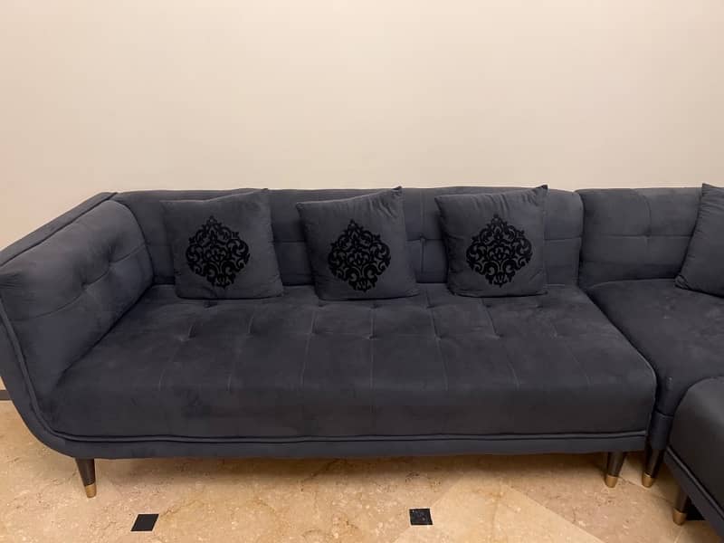 L shaped Sofa 0