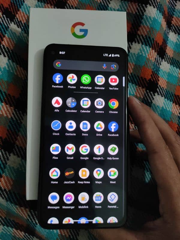 pixel 4a5g with box 6/128gb bilkul ok urgent sale 4