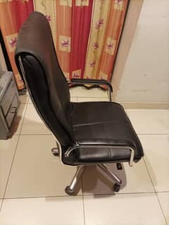 Executive Chairs- Vey Good QUALITY