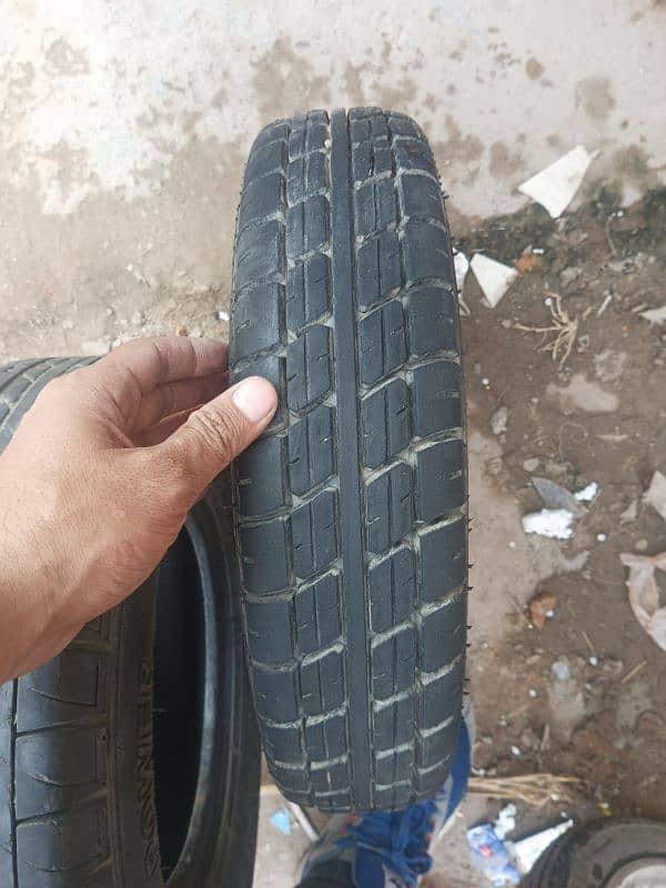 Rikshaw tyre for sale 2 tyres 3