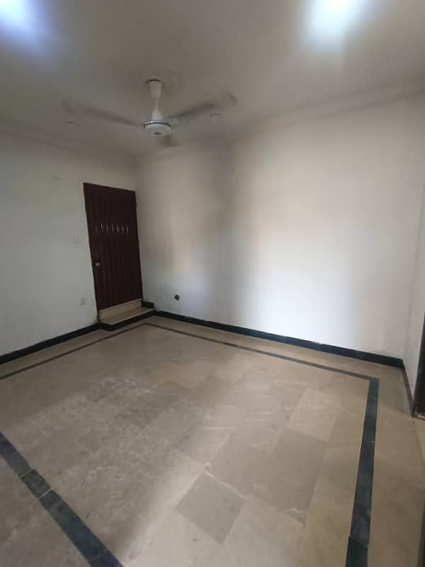 2 bedroom seprate gate ground floor available for rent 2