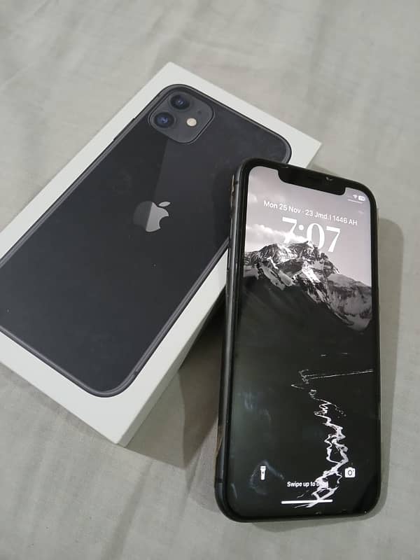 IPhone 11 64gb JV with box. 0