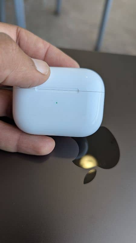 Apple airpods pro 2nd generation c type 1