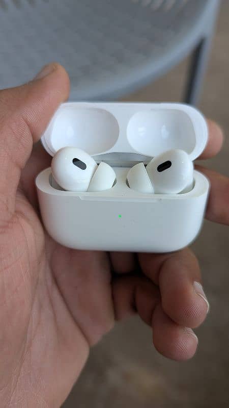 Apple airpods pro 2nd generation c type 4