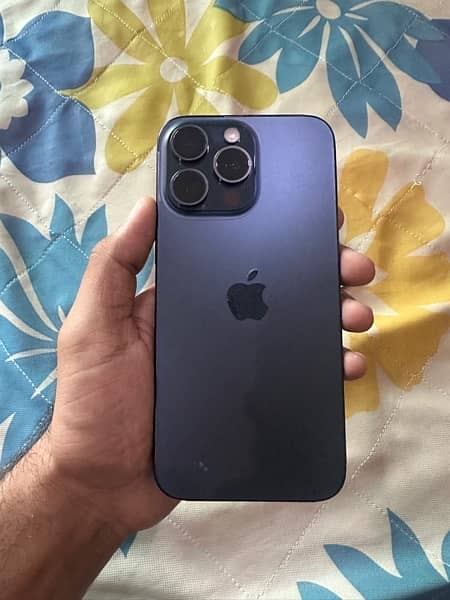 iPhone 15 pro max blue taitinum 1