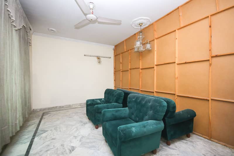 1 Kanal Very Well Maintain House For Sale In DHA PHASE 1 12