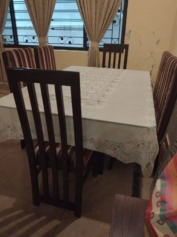 6 seater dining table 1