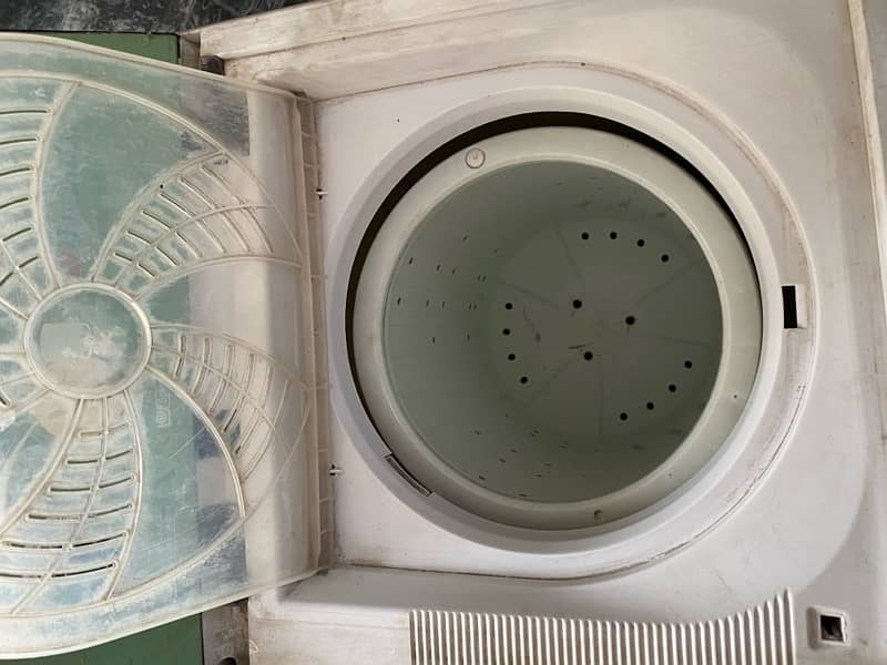 Dawlance washing machine and dryer 3